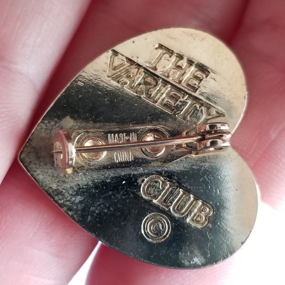 Vintage Variety Club heart brooch pin gold tone shooting star - Picture 8 of 10